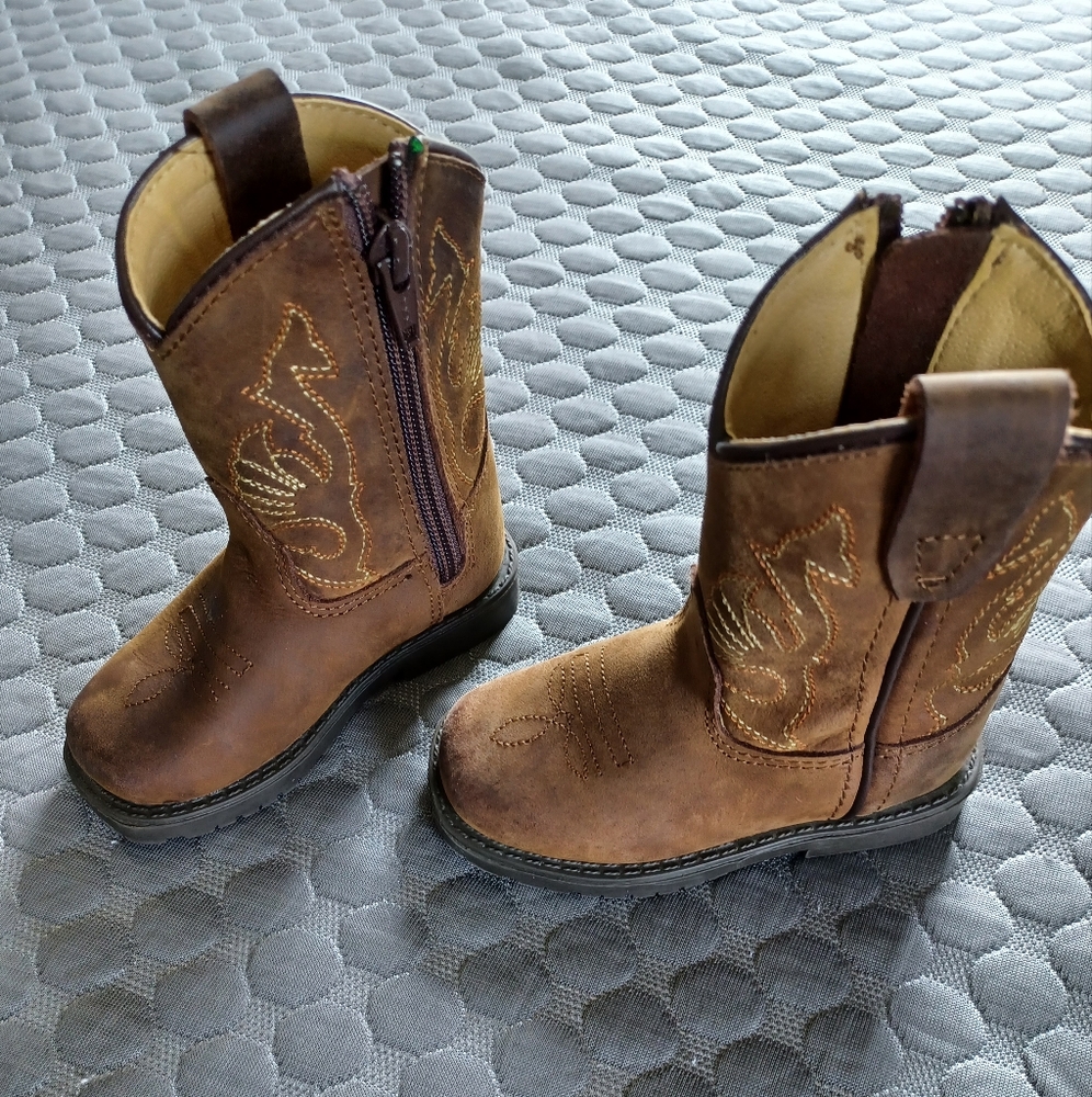 Toddler boys boots